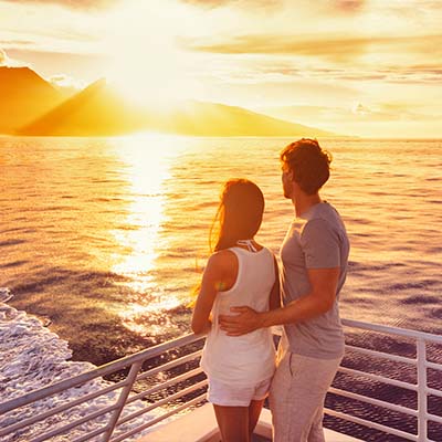 Whether it’s a romantic celebration, a family affair or a friends-trip, this is a crowd pleaser! Enjoy a dinner and show as you cruise along the Waikiki coastline, and take advantage of the ship’s three decks to watch the sun sink below the Pacific.